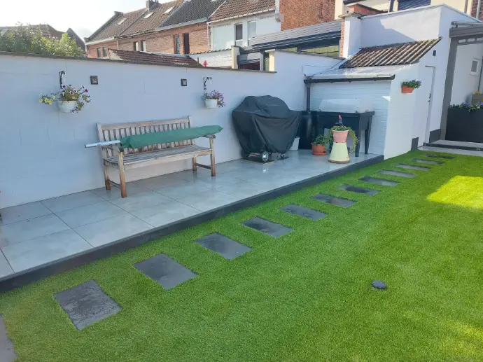 Terras met bankje